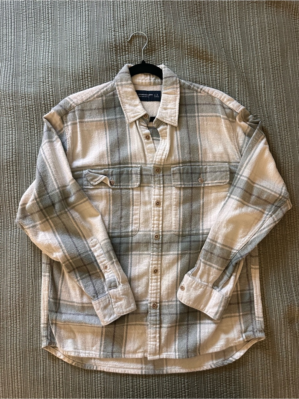 Abercrombie & Fitch Men’s Small Oversized Cream & Green Plaid Button-Down Shirt